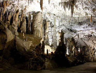 пещера постойна - жемчужина динарского карста